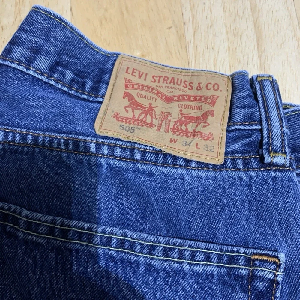 Levi's‎ 505 Jeans Mens Size 34x32 Medium Wash Blue Denim Mid Rise